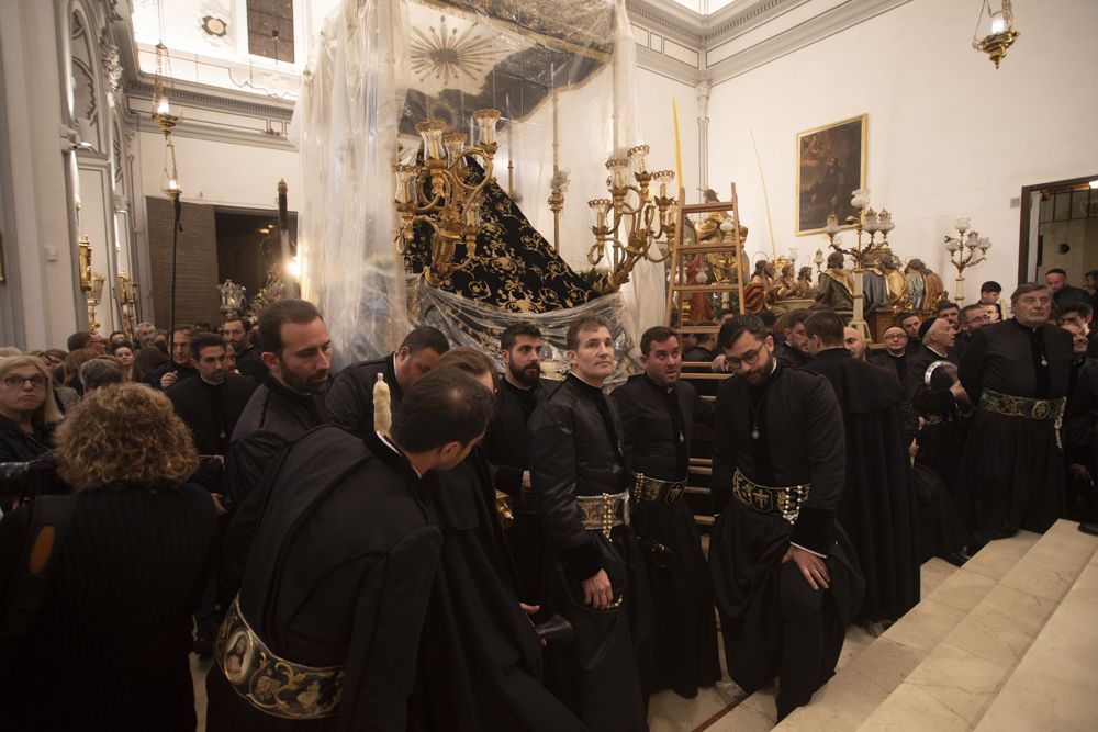 Una Procesión del Encuentro marcada por la lluvia en Sagunt