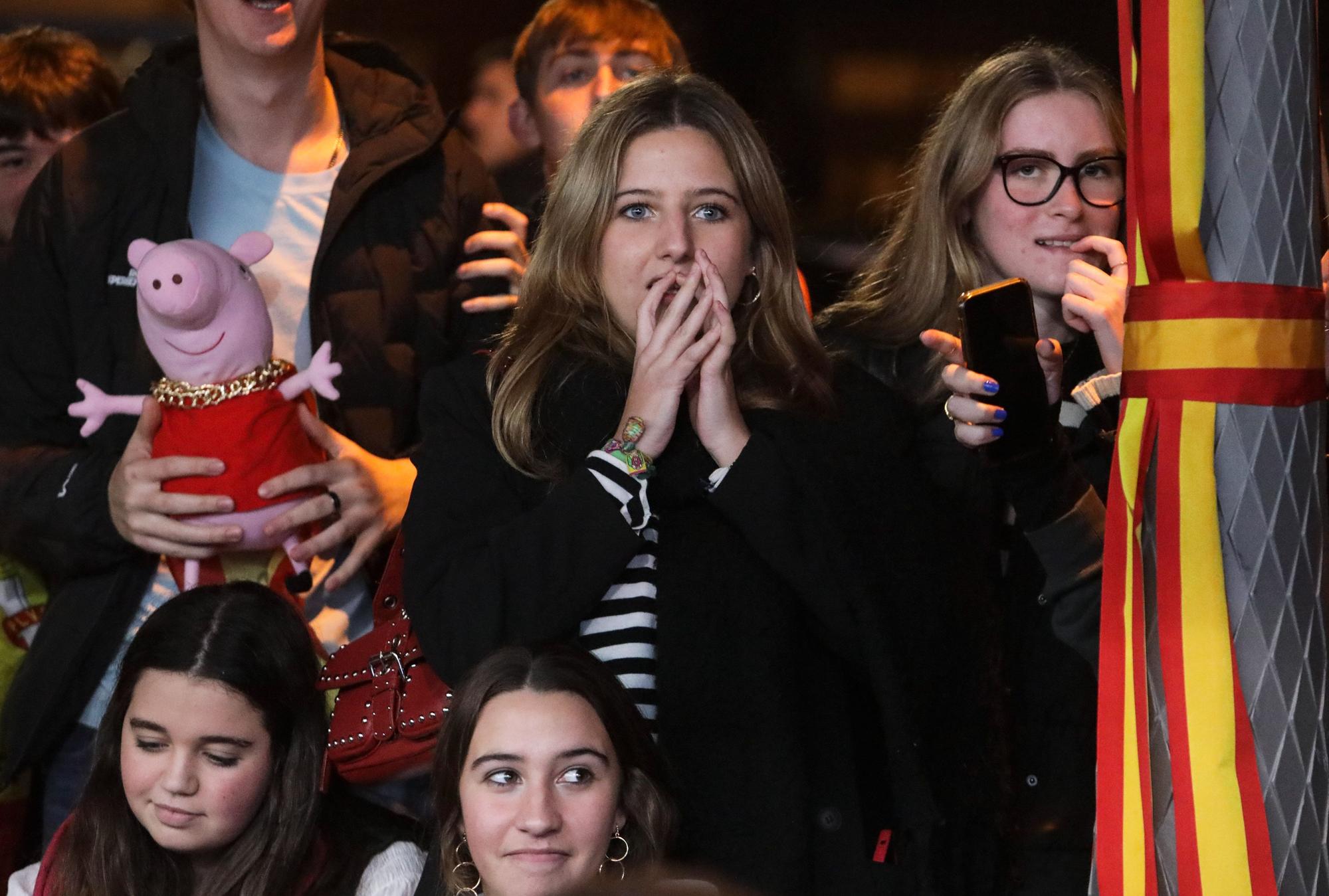 En imágenes: así se vivió en Gijón la eliminación de España