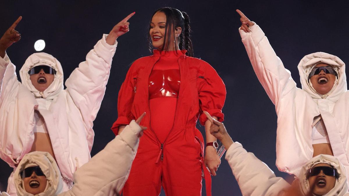 Rihanna está embarazada El momento más comentado de toda la Superbowl