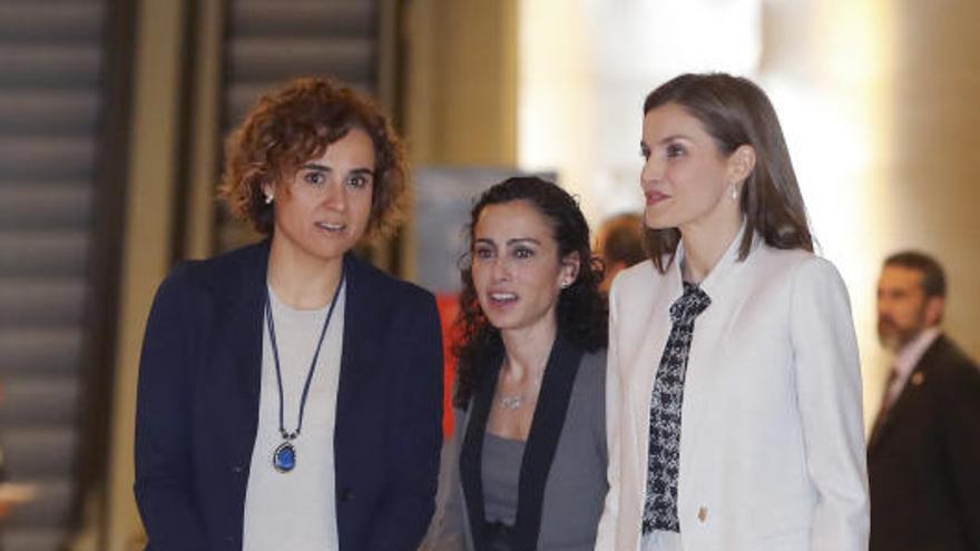 La Reina Letizia apuesta por el look &#039;working girl&#039;