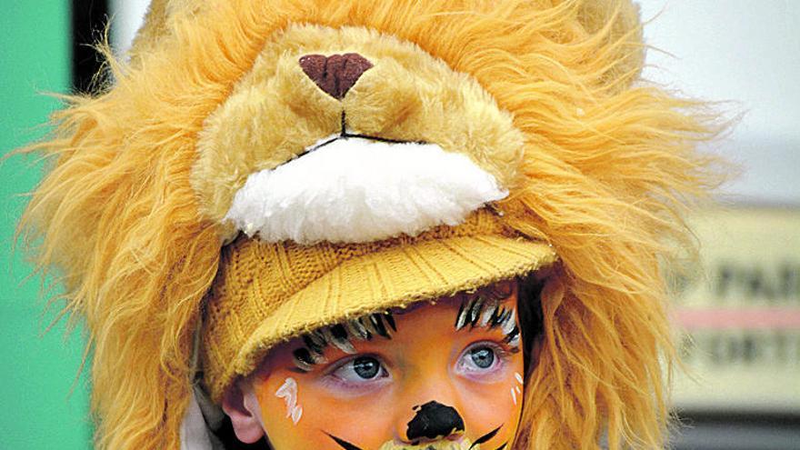 Un niño disfrazado en una edición anterior del Carnaval ovetense.