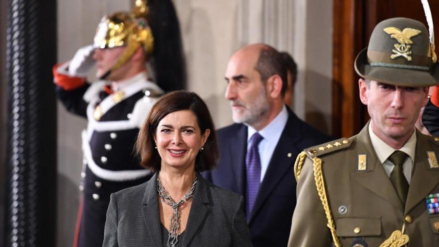 Mattarella inicia los contactos para formar un Gobierno exprés en Italia