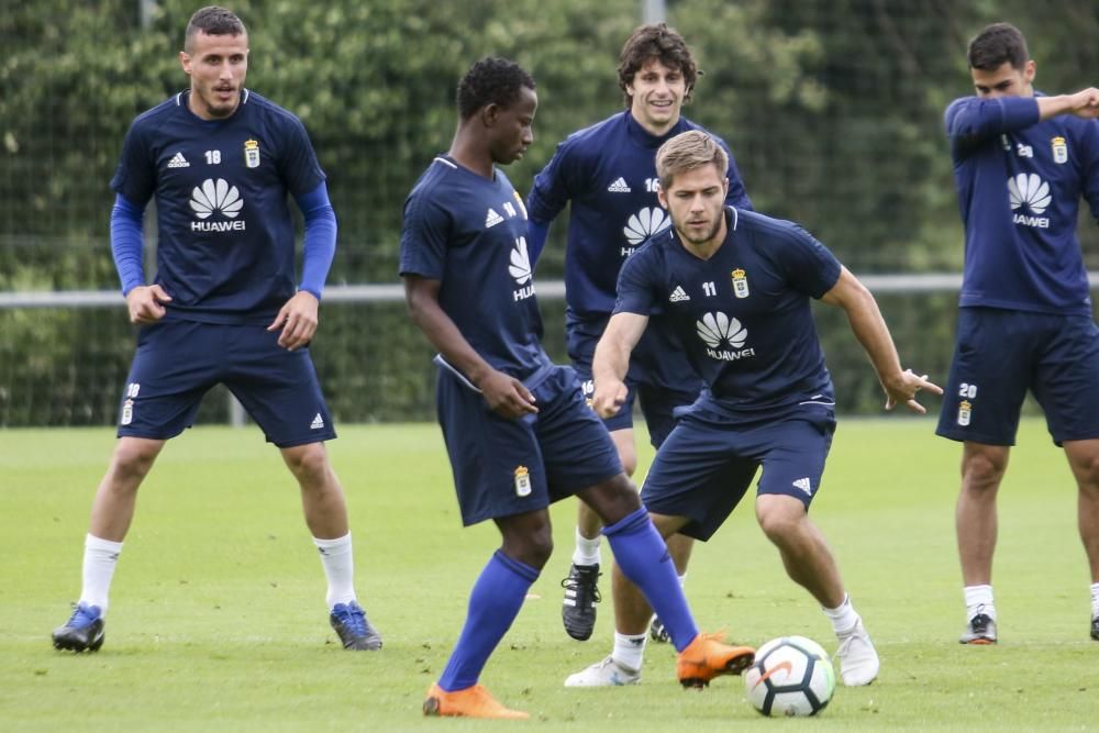 Entrenamiento del Real Oviedo tras la derrota en León.