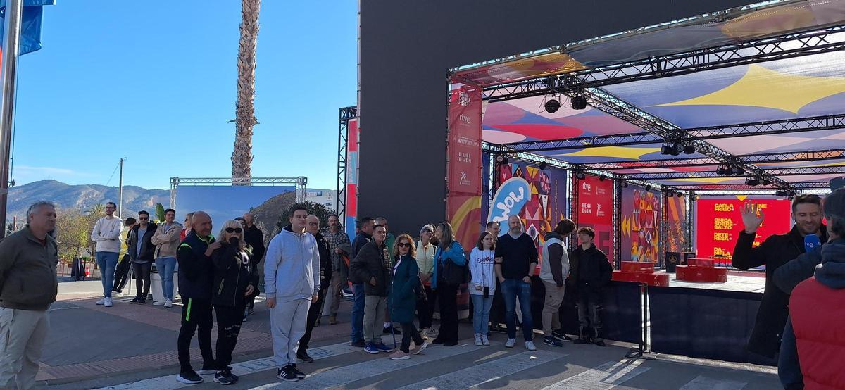 El público visita el escenario del Benidorm Fest
