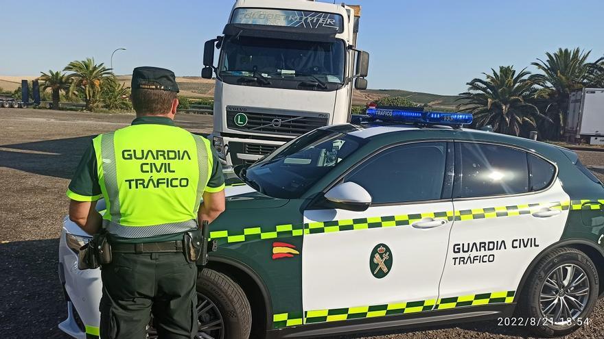 La Guardia Civil de Córdoba interceptó al camión en el área de servicio La Mezquita, en la A-4.