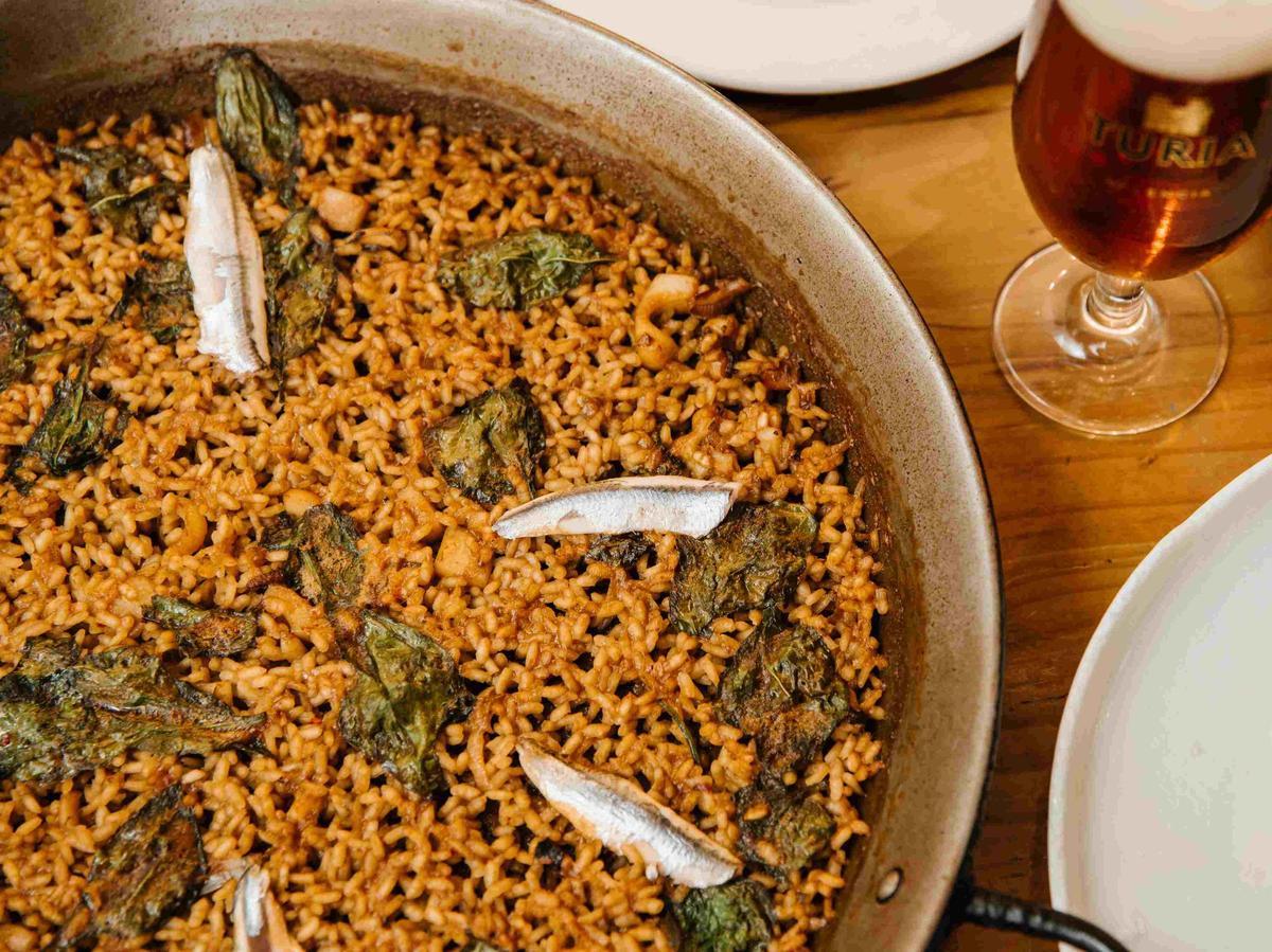 Para celebrar el 9 de octubre tres restaurantes cocinarán paella.