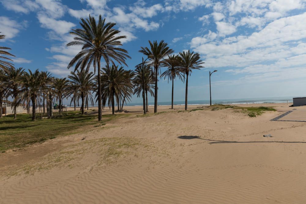 La playa de València es un desierto