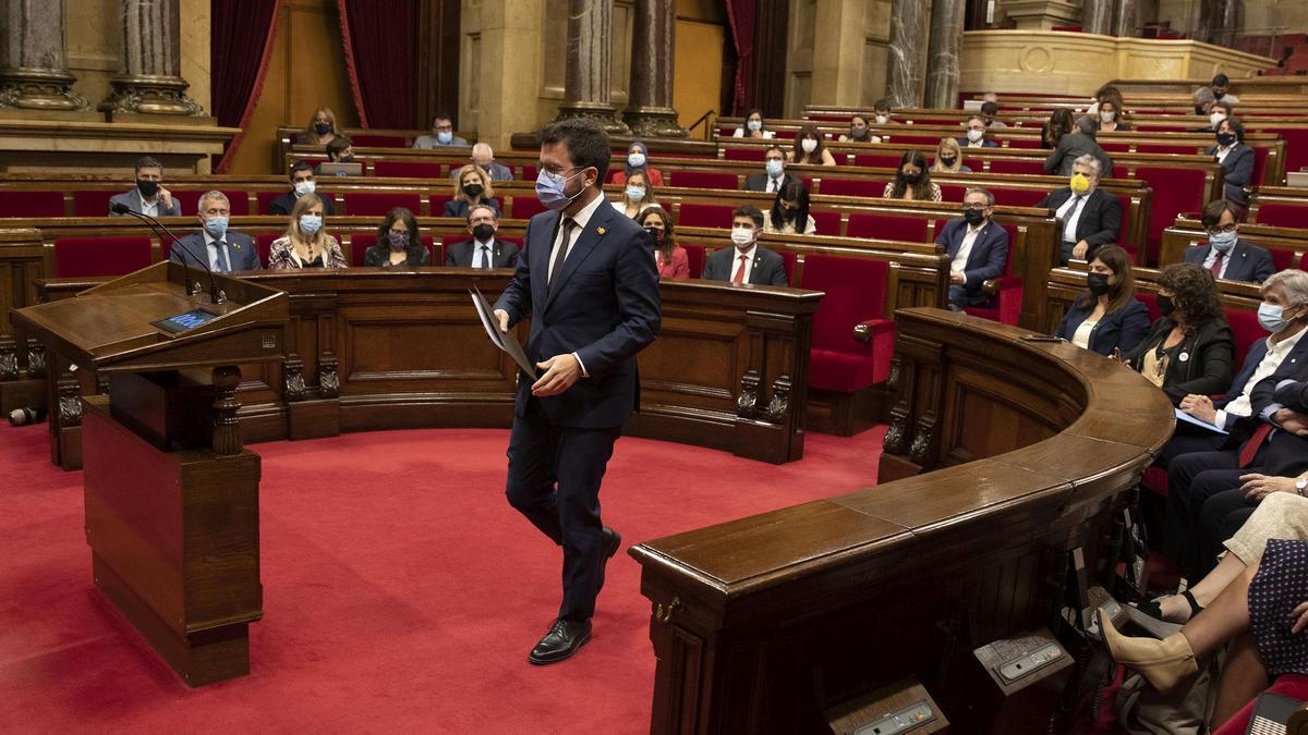 Barcelona 28/09/2021 Política. Pere Aragonés interviene en el Pleno del Parlament FOTO de FERRAN NADEU