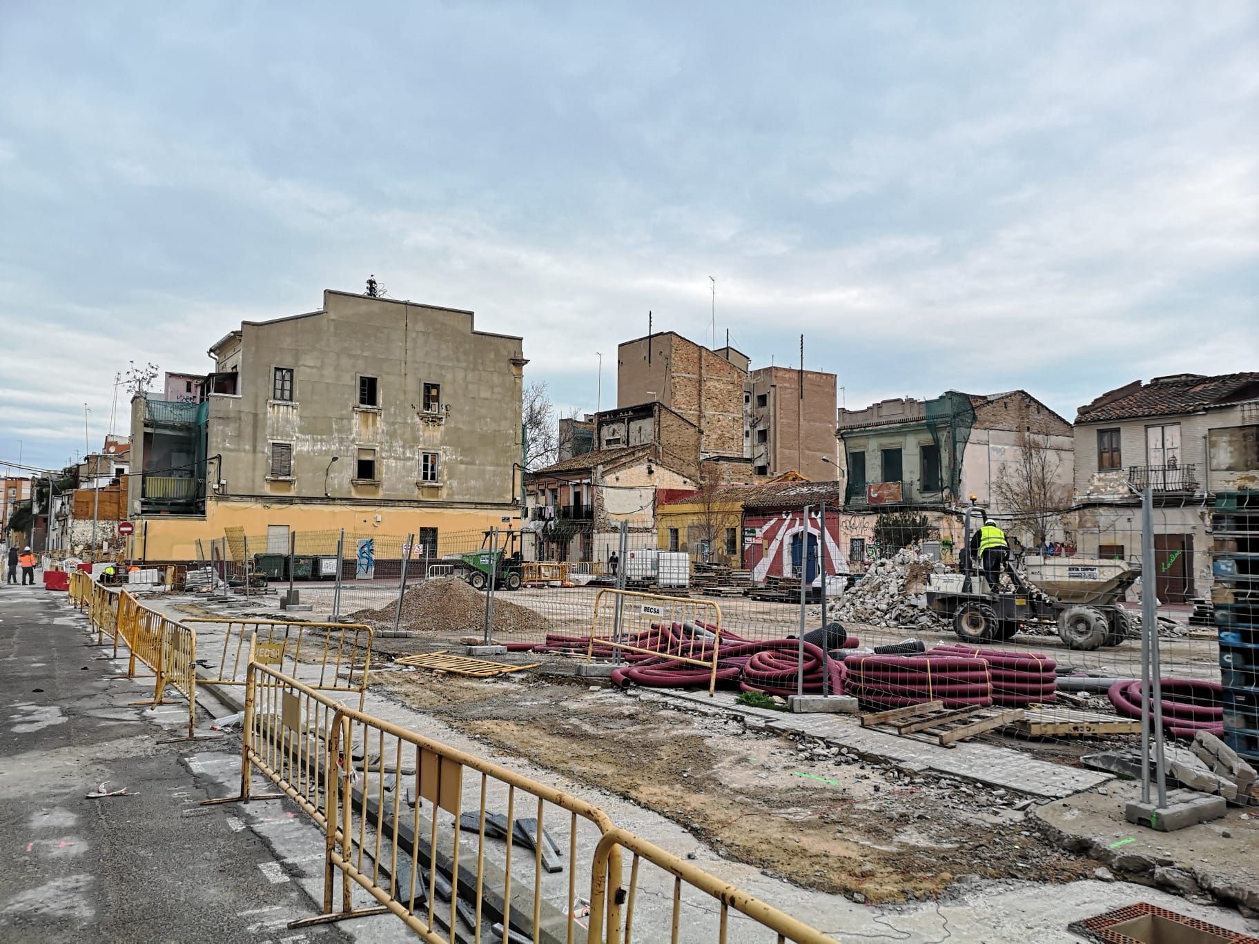 Obras de reurbanización de la calle Lluis Despuig y el Centro Cívico del Cabanyal