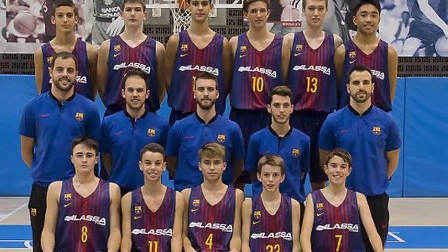 El FC Barcelona infantil, amb el bagenc Marc Bataller (11)