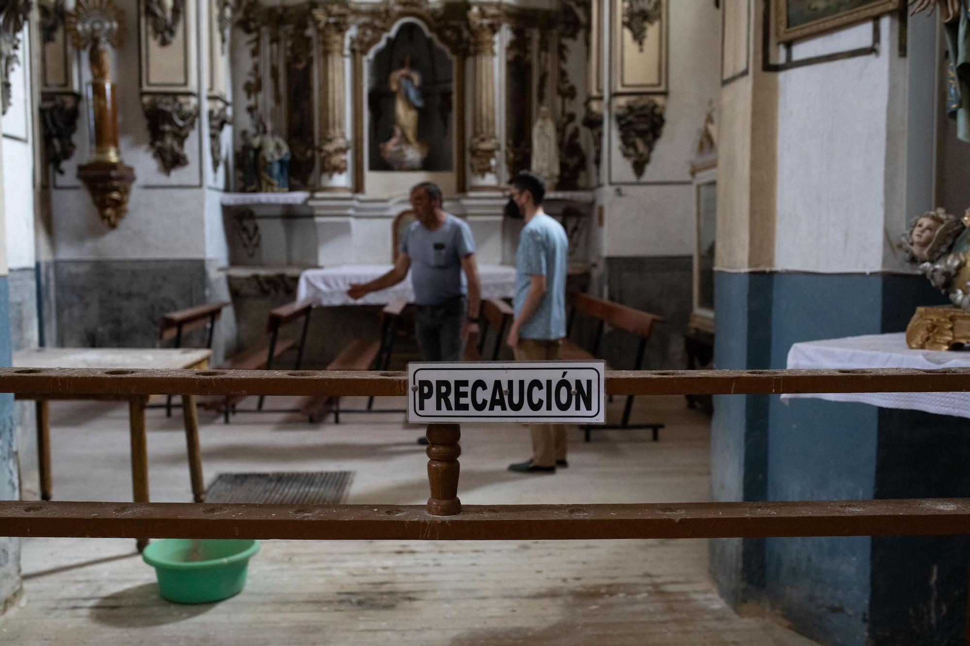 GALERÍA | El triste deterioro de la iglesia de Molacillos