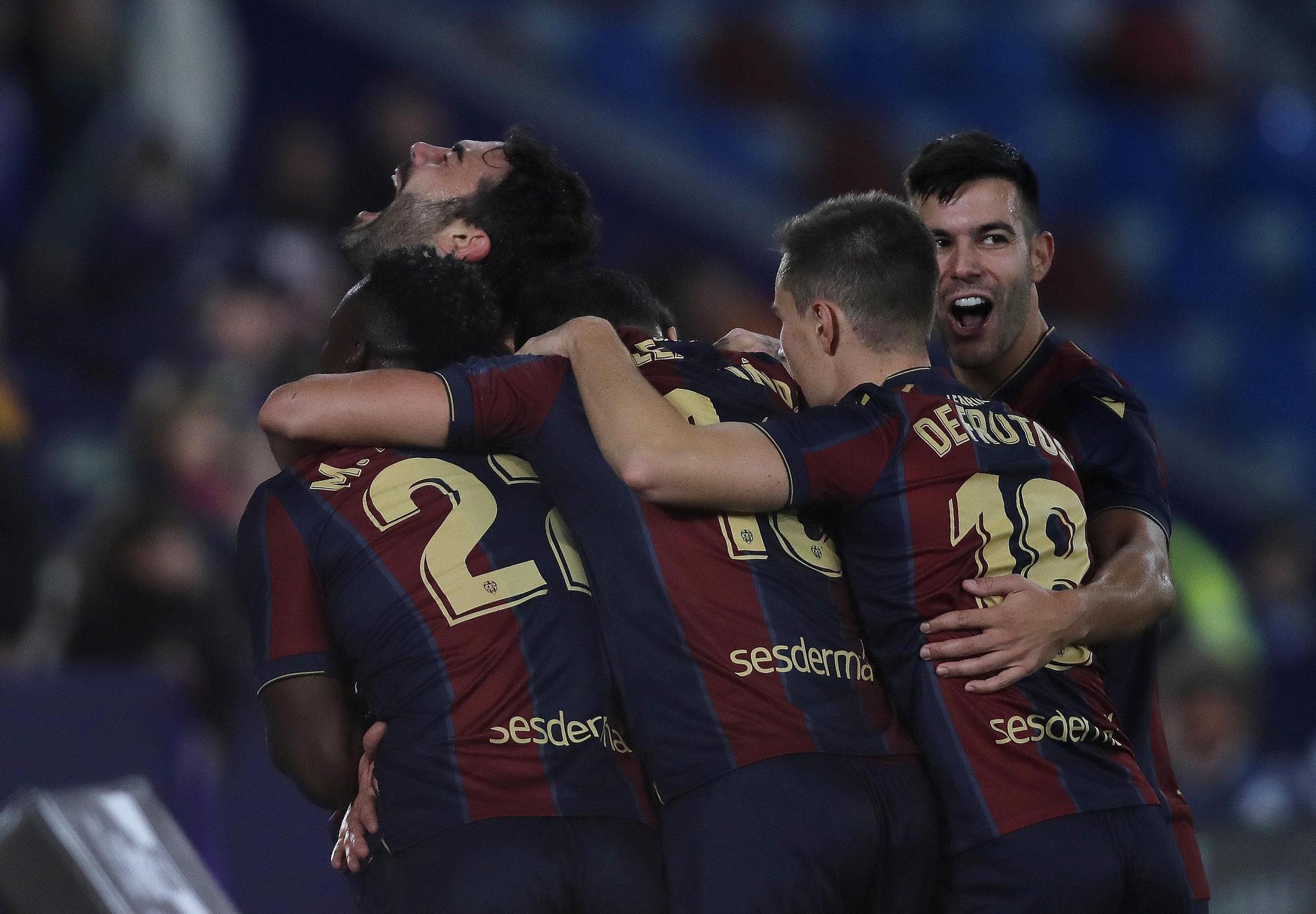 El Levante UD gana por la mínima al Málaga en el Ciutat