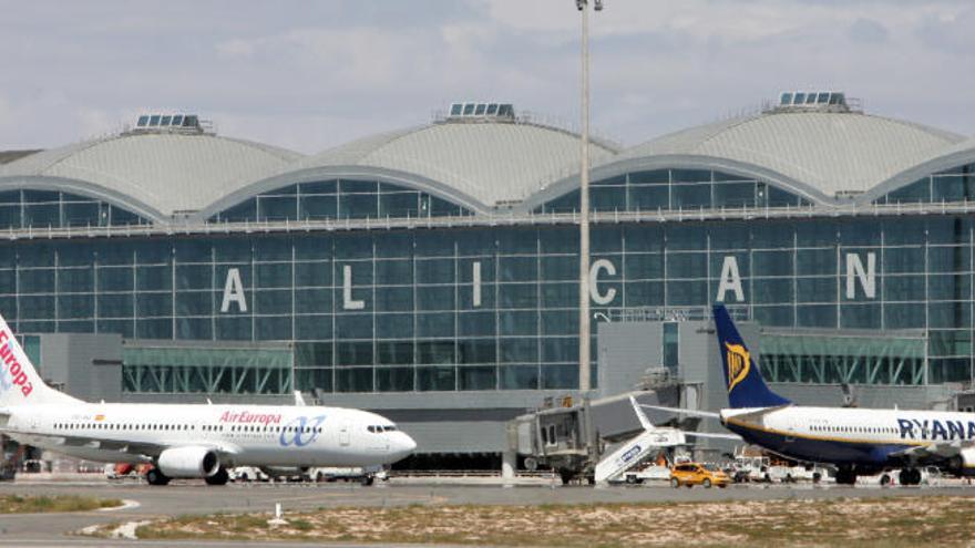 El aeropuerto de Alicante-Elche esquiva la huelga de los pilotos de Air Europa