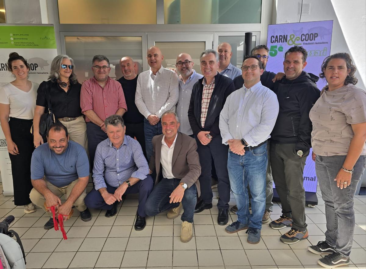 Celebración del quinto aniversario de Carn&Coop en el Mercat Nou