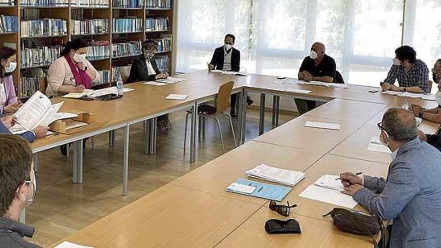 El pleno del Consorcio, ayer, en el edificio de A Senra, en Bergondo.