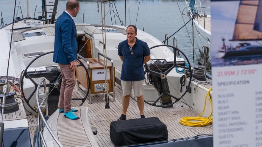 Velero a la venta en el puerto de Palma