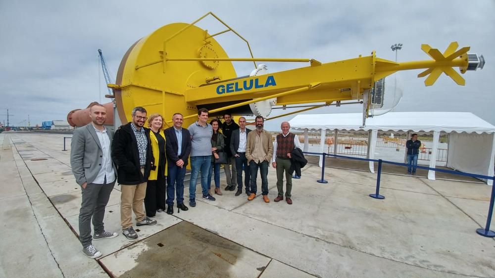 La boya viguesa 'Gelula'. lista para flotar