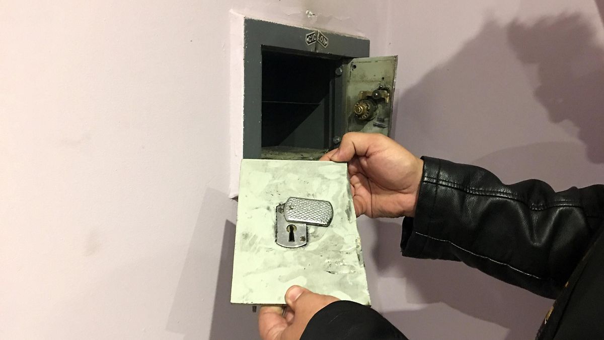 Desperfectos tras un robo en una vivienda de Pontevedra.