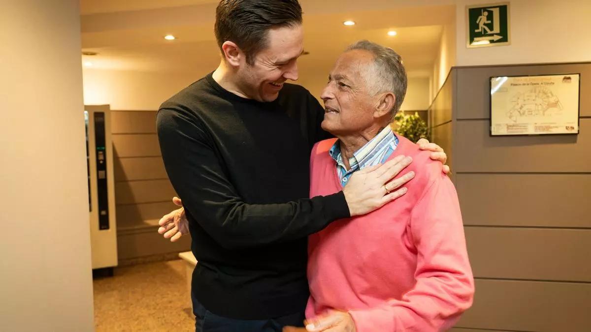 El director titular de la Sinfónica, Roberto González Monjas, con Enrique Rojas Guillén, en el Palacio de la Ópera