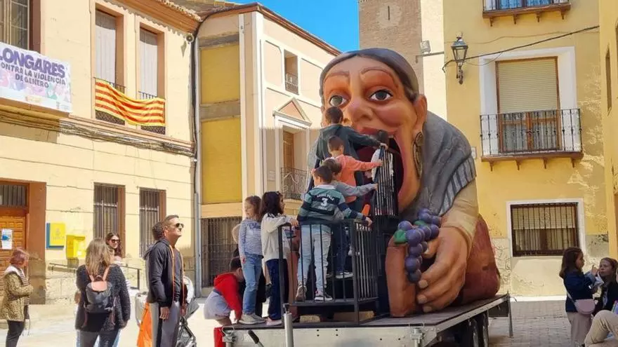 Los longarinos se divierten entre actos populares y tradicionales