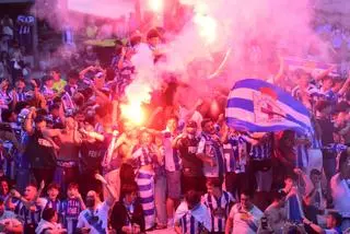 El deportivismo toma Cuatro Caminos para celebrar el ascenso