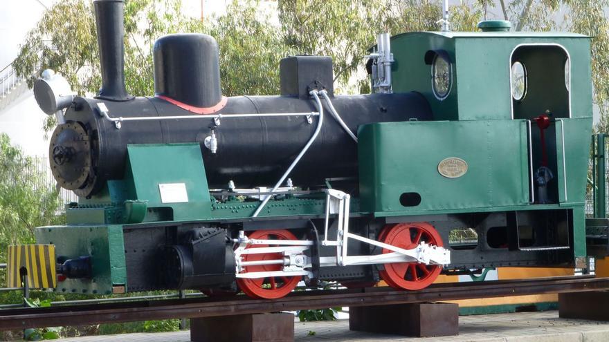 La locomotora expuesta en Valleseco.