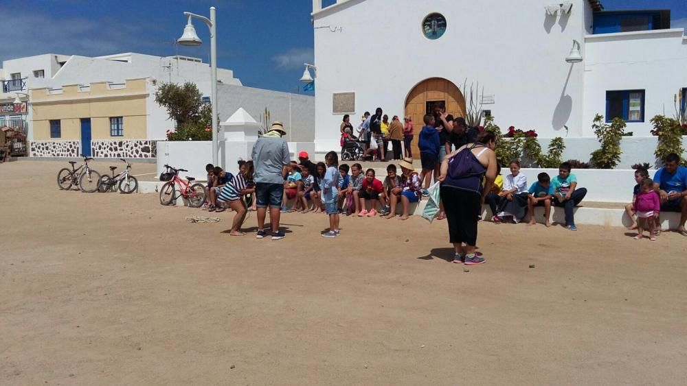 Celebración del Día de Canarias en La Graciosa