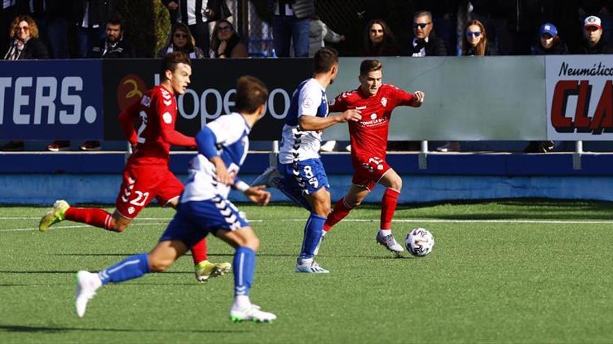 Un Castellón irregular cede ante el Ebro en el minuto 88