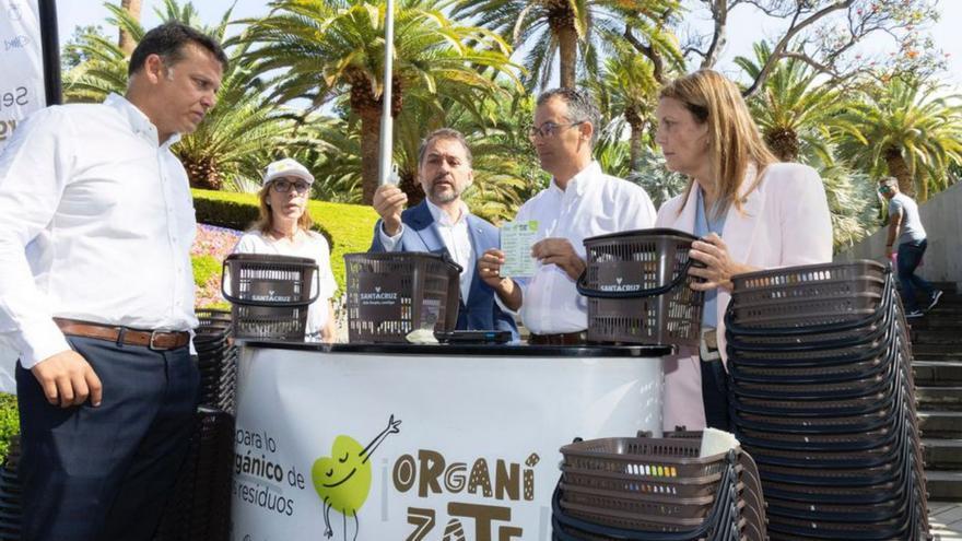 Un puesto itinerante fomenta la separación orgánica en Santa Cruz