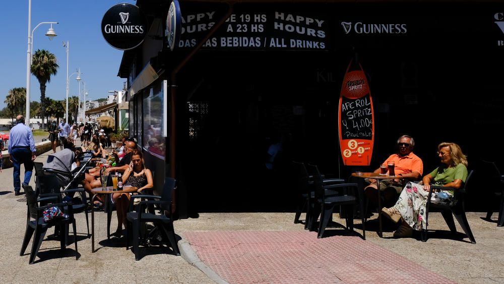 Mucho ambiente en las playas este domingo