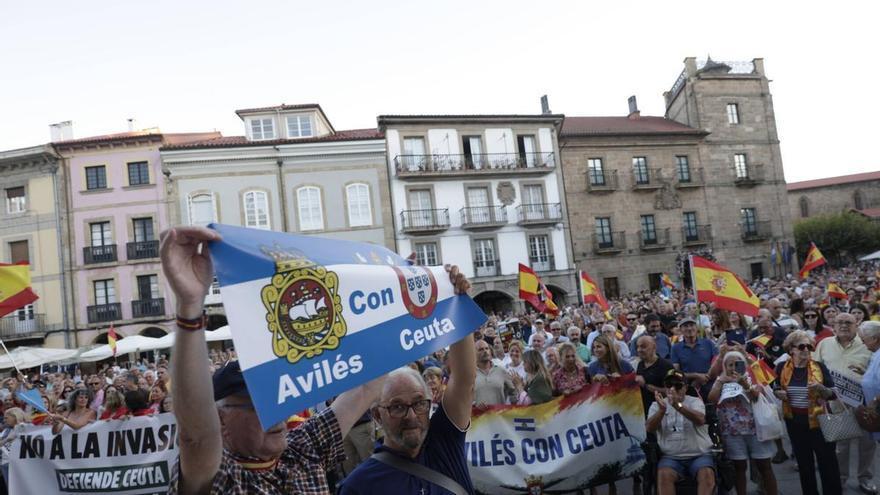 EN IMÁGENES: La manifestación en apoyo a Ceuta en Avilés reúne a miles de personas