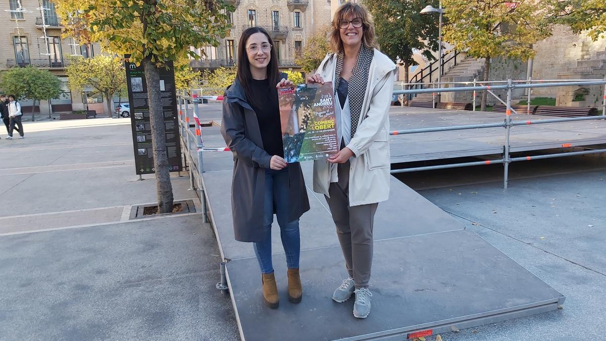 Tània Infante i Núria Masgrau, a Sant Domènec, on ha començat la instal·lació de la pista de gel