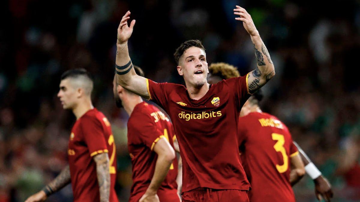 Zaniolo celebra un tanto con la Roma
