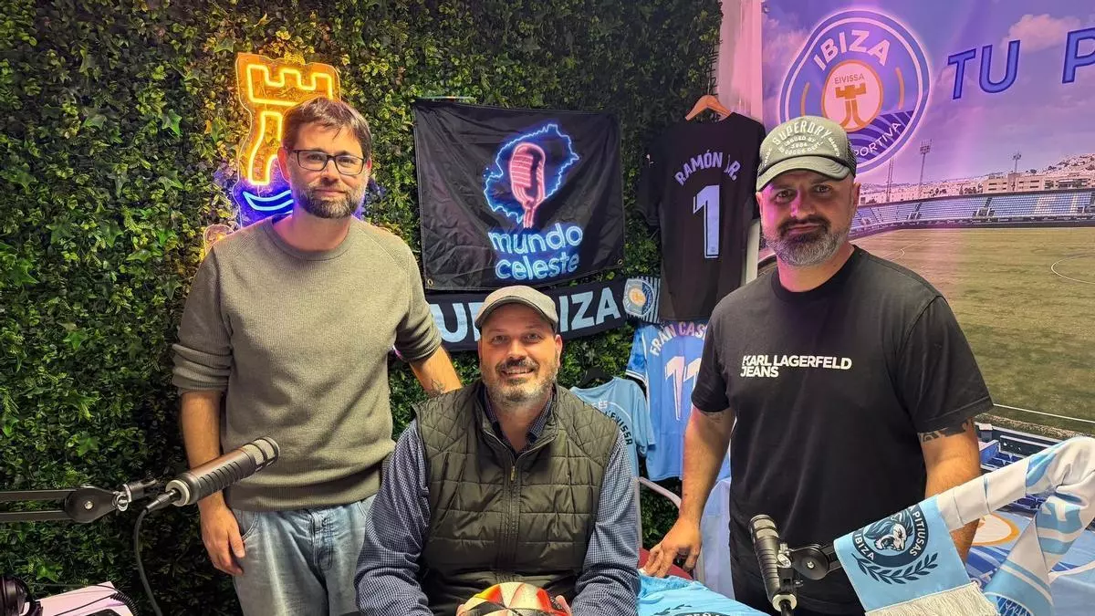 Mundo Celeste, el pódcast de la UD Ibiza:«Lo que empezó como un ‘hobby’, ahora es un compromiso con la afición ‘blau cel’»