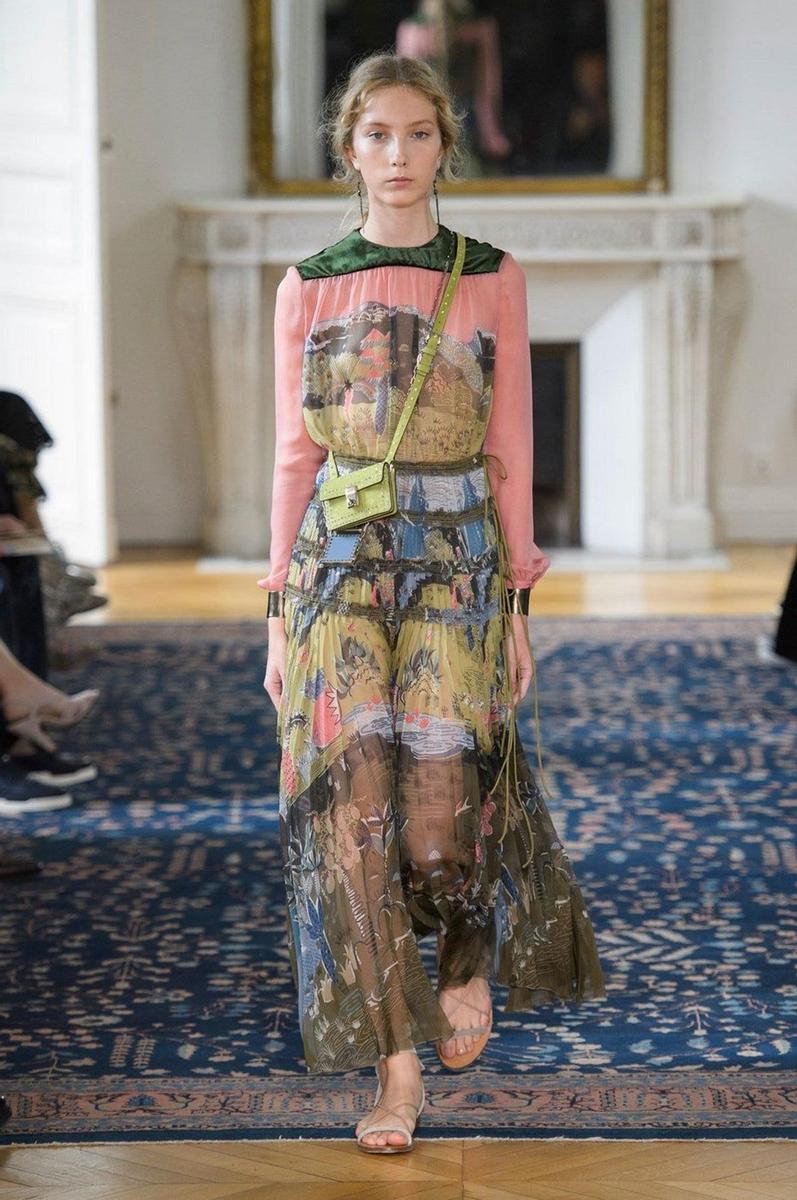 PFW P/V17: Valentino