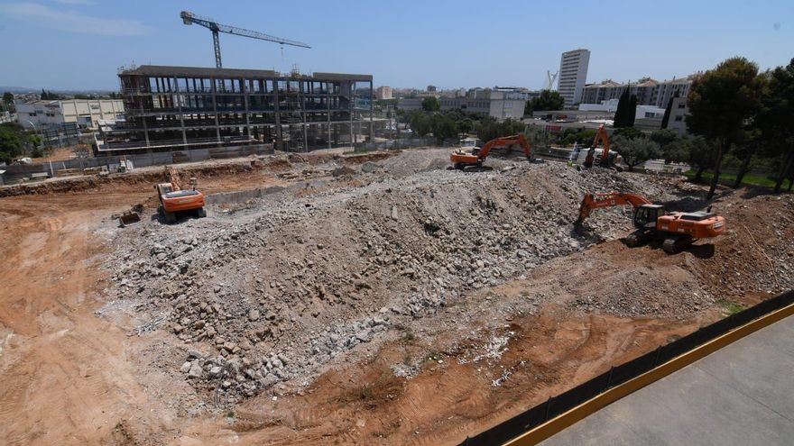 DERRIBO I El antiguo colegio Vicent Marçà ya es historia