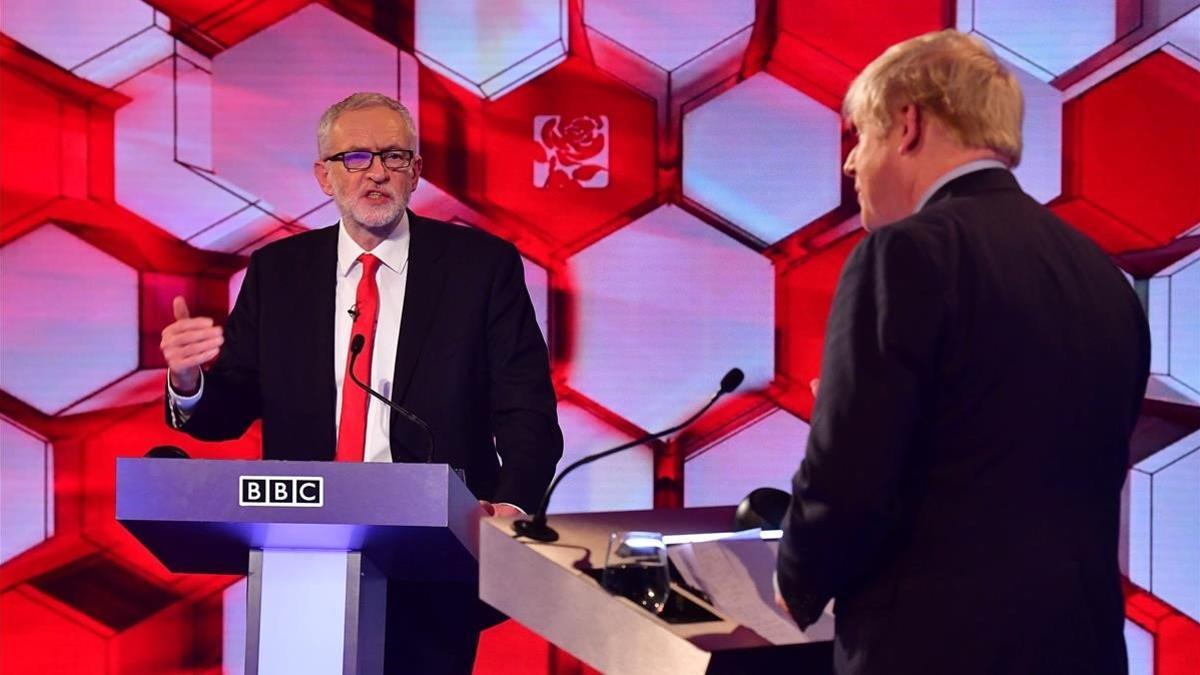 Jeremy Corbyn y Boris Johnson, durante el debate que mantuvieron en la BBC el pasado 6 de diciembre.