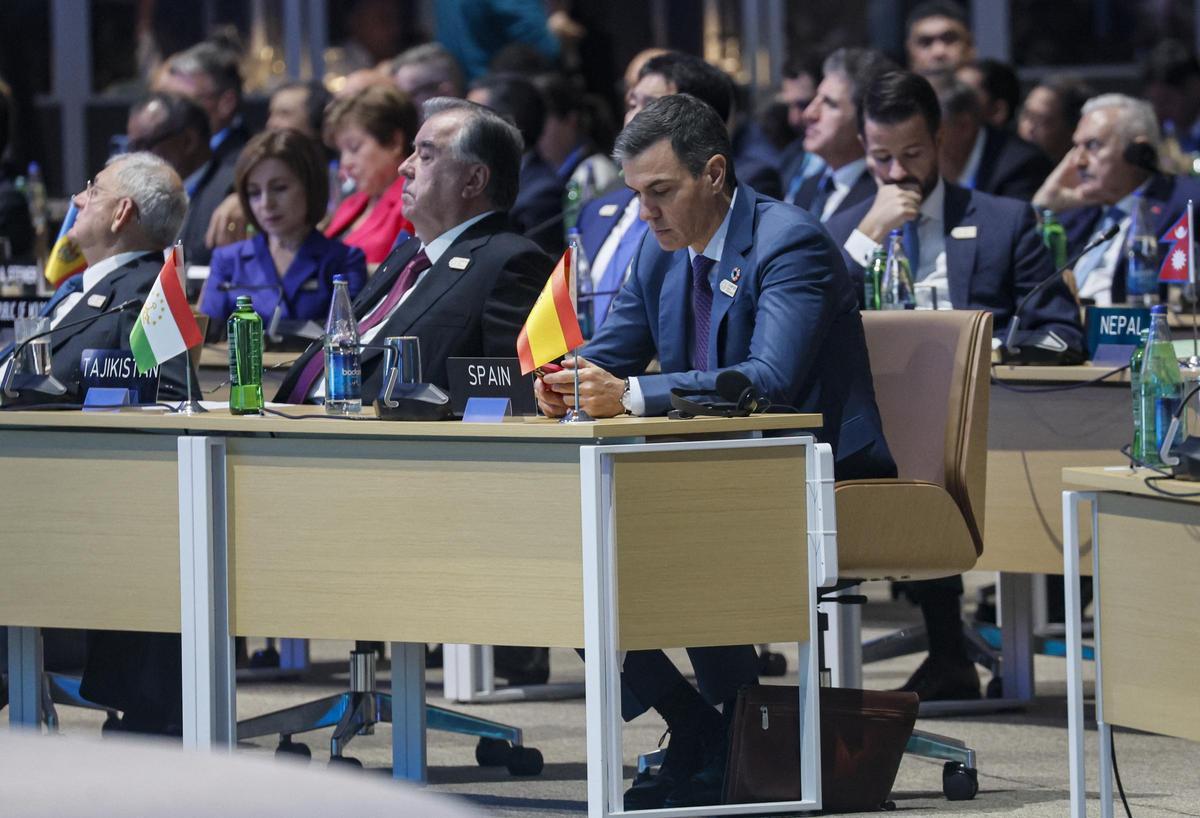 Guterres, Sánchez y Starmer en la foto de familia de la COP29