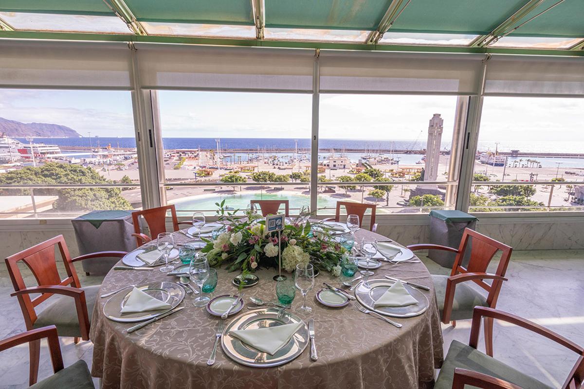 Imagen del restaurante con terraza de la cuarta planta del Real Casino de Tenerife, una de las dependencias donde queda prohibido desarrollar actividades.