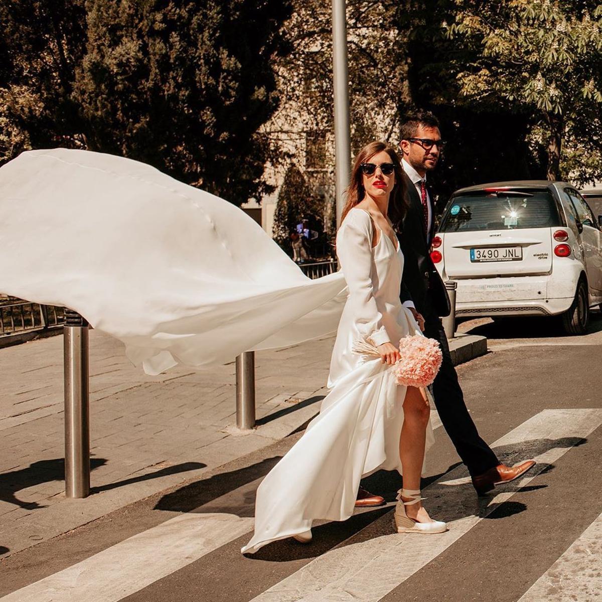 Vestido de novia de estilo lencero, de Lucía Be