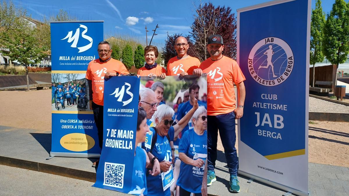 Presentació de la Milla del Berguedà. D'esquerra a dreta: Josep Lara, president del Consell Comarcal; Cecília Camprubí, presidenta de la Fundació la Llar; Santi Felius, regidor de Gironella; Alfonso López, del JAB