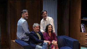 Julien, Arquillué, Carreras y Gàmiz, el director posa con sus actores.