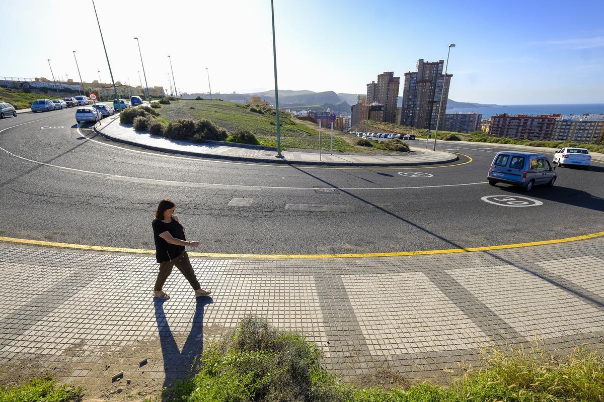 Curva de la avenida Federico García Lorca, que marca el descenso hacia Guanarteme o la subida hacia La Minilla.