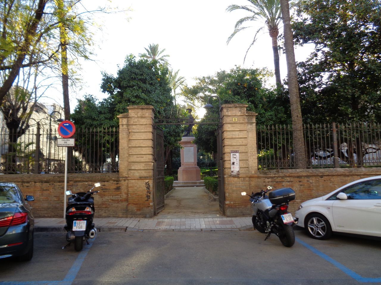 Entrada a los Jardines de la Caridad