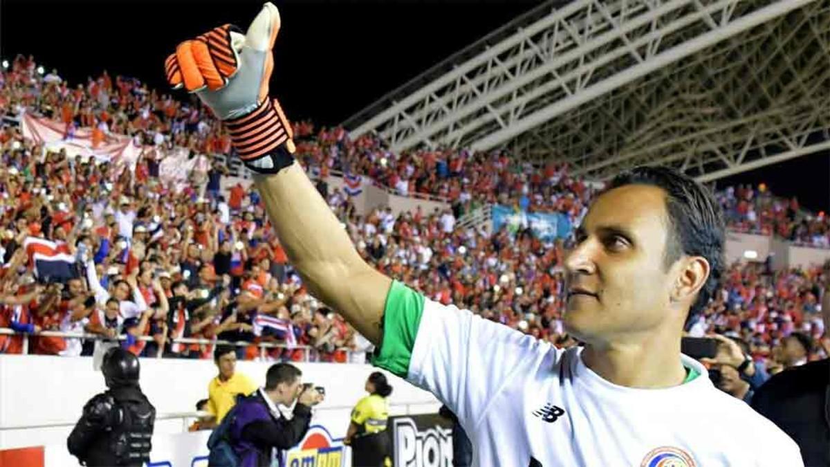 Keylor Navas regresa lesionado