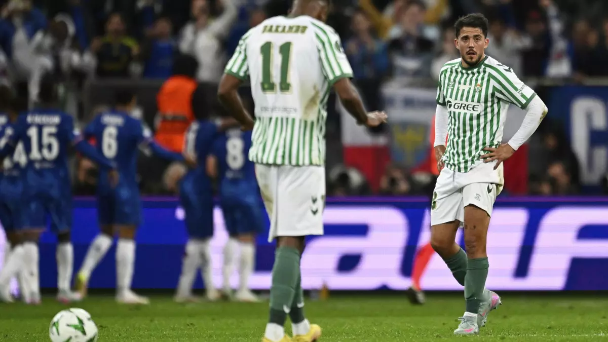 Las respuestas del Betis al polémico tuit del Sevilla