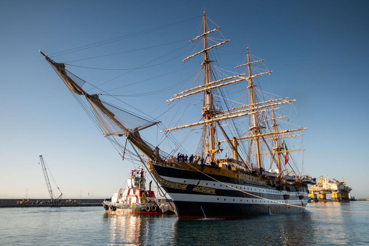 Llegada del barco 'Amerigo Vespucci' a Santa Cruz de Tenerife