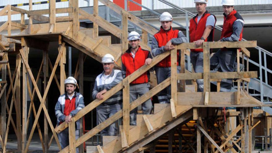 Por la izquierda, Luis Montagut, Abel Casas, Francisco Carnes, Sergio Manjón, Daniel Héctor y Luis Pimentel, en las instalaciones de la Fundación Laboral de la Construcción.