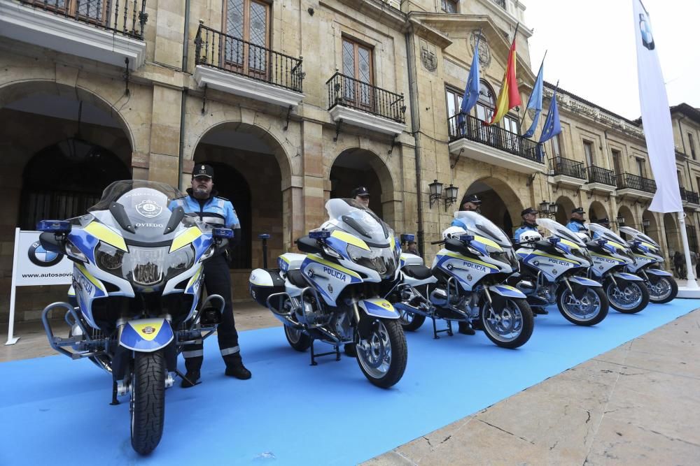 Presentación de las nuevas motos de la Policía Local de Oviedo.