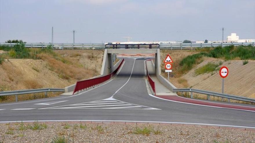 El polígono Valdeferrín y el casco urbano ya están conectados